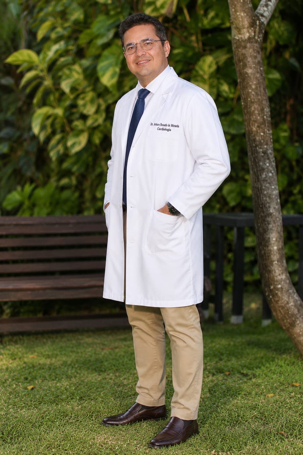 Dr. Arturo Rosado